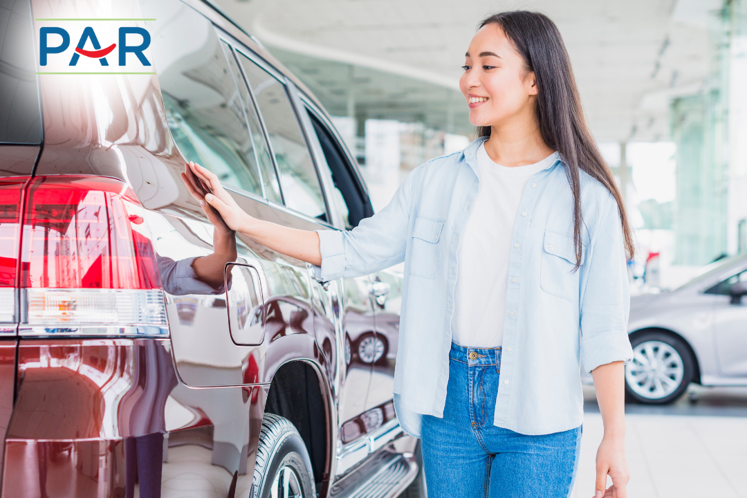 Mobil dengan bagasi luas