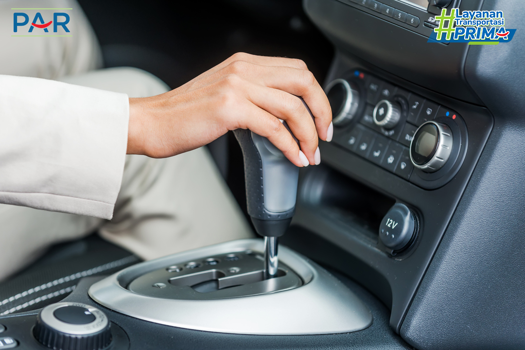 cara mengendarai mobil matic